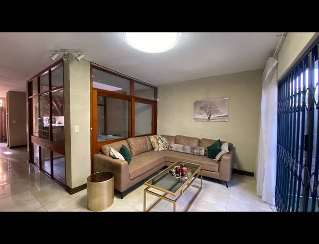 3 BEDROOM FLAT FOR SALE IN GLENWOOD